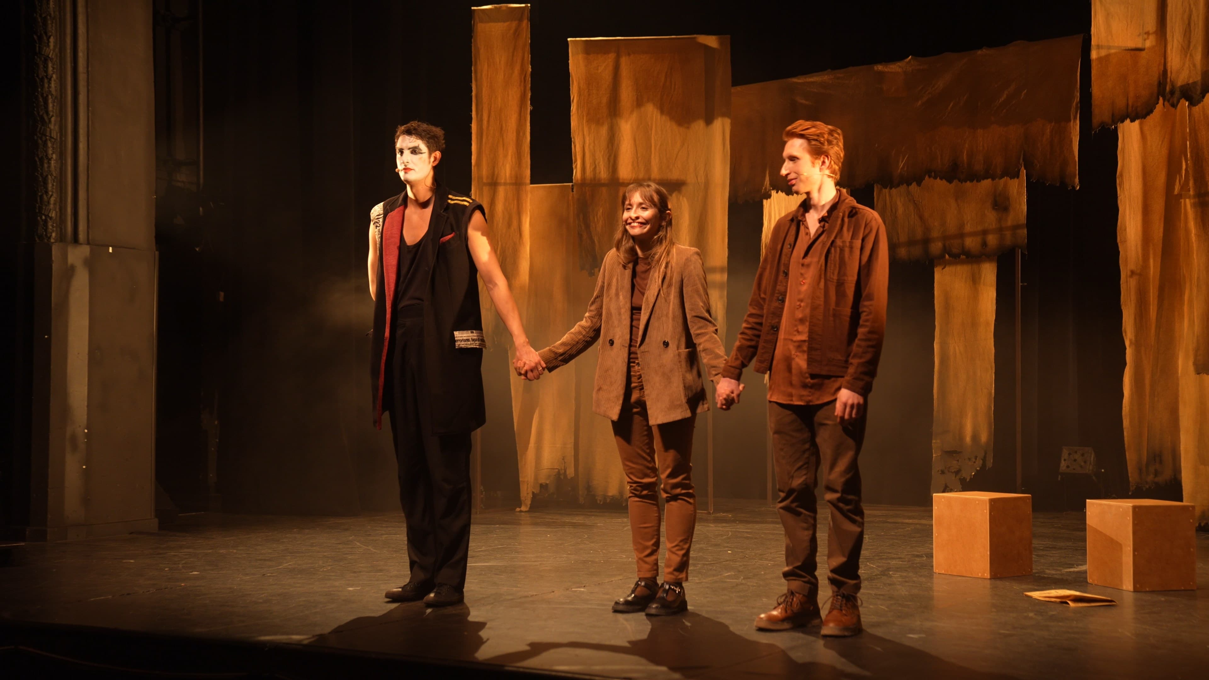 Pièce de théâtre - Matin Brun